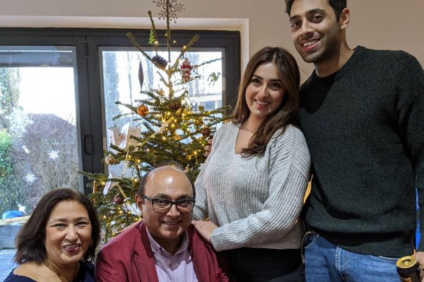 Kamini-Naik-with-family-and-Christmas-free_200518_181025.jpg